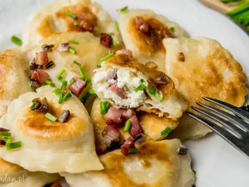 Pierogi z bryndzą: Przepis na idealne, bez błędów. Smak Podhala!
